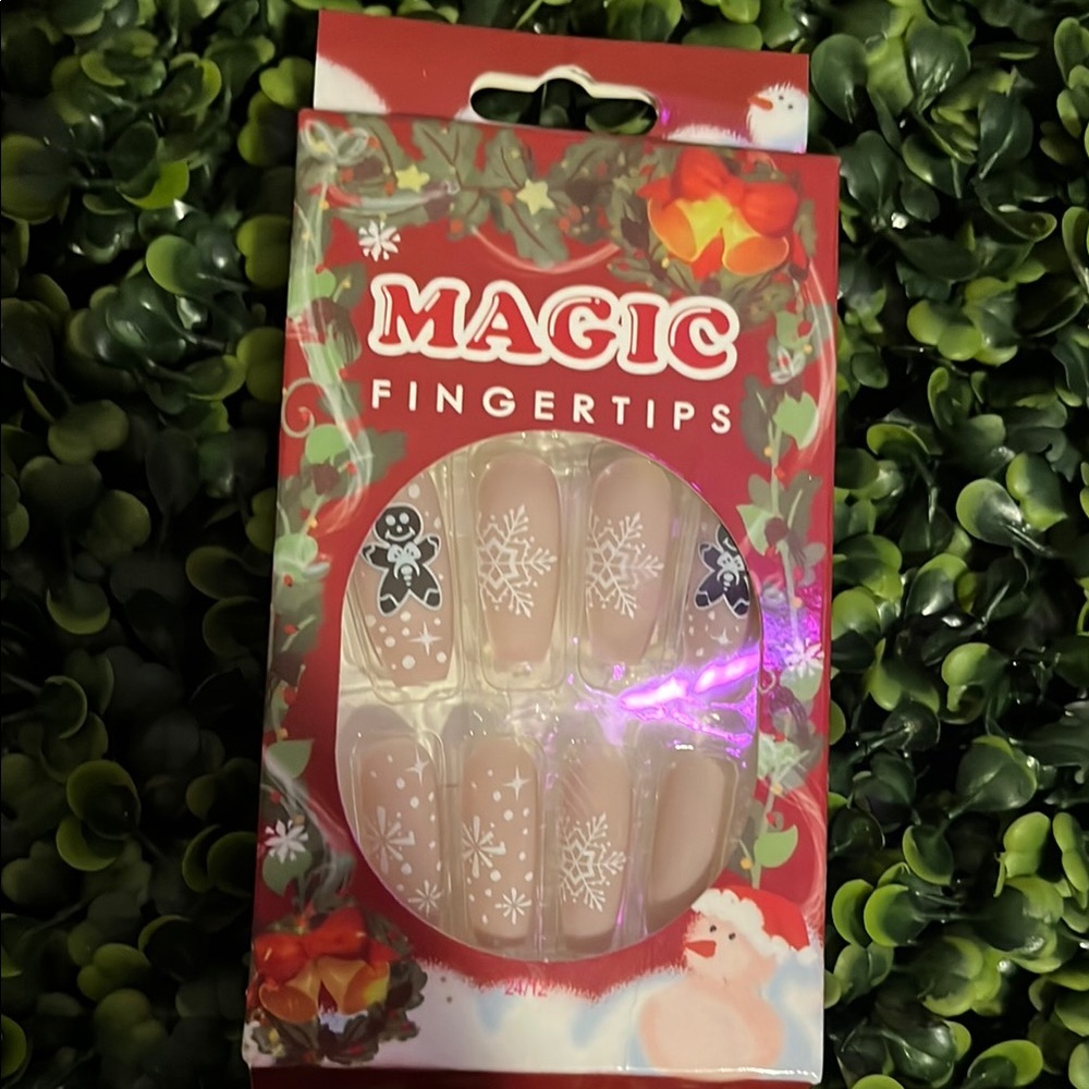 Magic Fingertips Holiday Nail Set